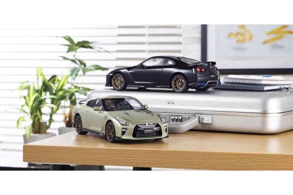 SAMURAI 1/18scale Nissan GT-R Premium Edition T-Spec