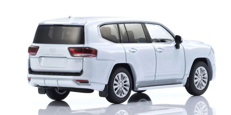 KYOSHO MINI CAR & BOOK No.14 TOYOTA LAND CRUISER WHITE K07118W