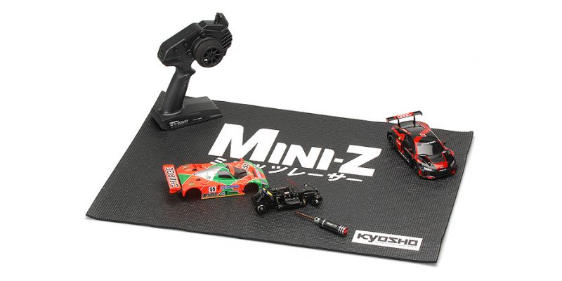 KA30008BK Mini-Z Black Pitmat 17x24 inch